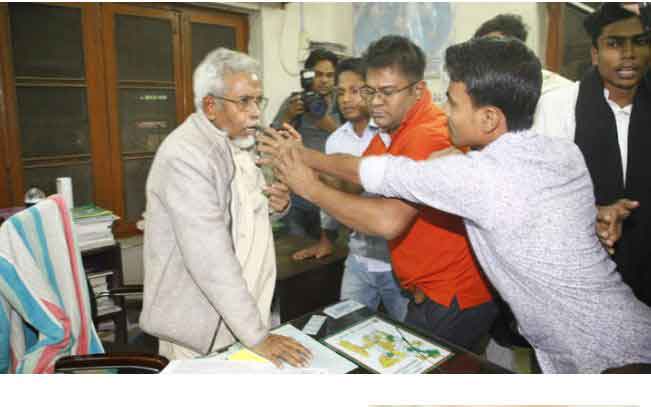দৈনিক সংগ্রাম সম্পাদক রিমান্ডে