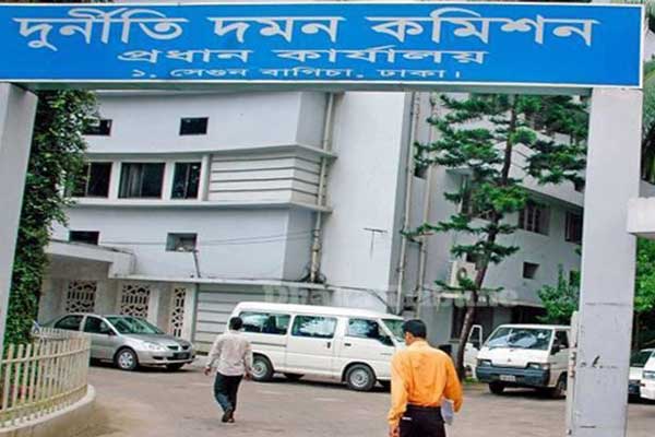 জিকে শামীমের ক্যাশিয়ার ও তার স্ত্রীর বিরুদ্ধে দুদকের মামলা