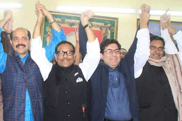 উত্তরে আতিক, দক্ষিণে তাপস