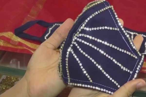 ভারতে চাহিদা বেড়েছে হিরার তৈরি মাস্কের