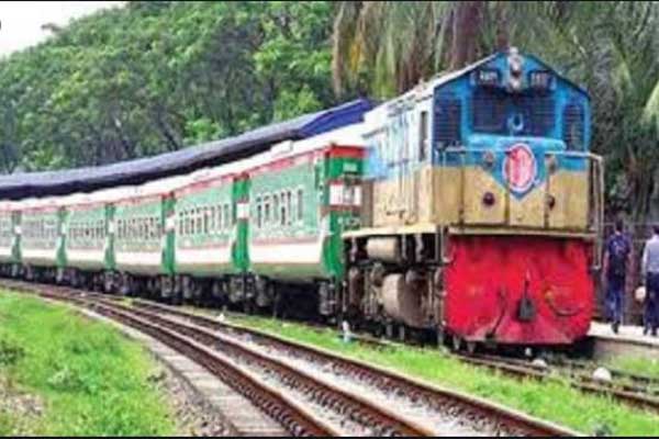 দেশের ২১৮ ট্রেন চলাচল স্বাভাবিক হচ্ছে