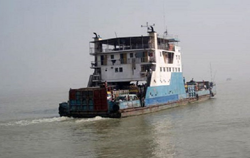 দৌলতদিয়া-পাটুরিয়ায় ফেরি চলাচল স্বাভাবিক 