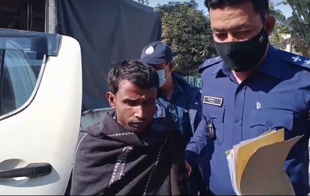 বাসে ছাত্রী ধর্ষণ চেষ্টার কথা স্বীকার করল হেলপার