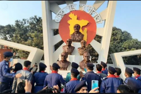 গাজীপুরে ‘চেতনায় স্বাধীনতা’ ভাস্কর্য উদ্বোধন