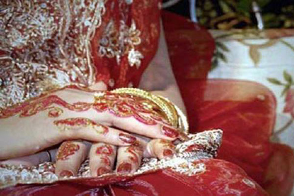 টয়লেটে যাওয়ার কথা বলে নববধূ উধাও
