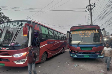 দ্বিতীয় দিনের মতো রাজশাহী-রংপুর রুটে বাস চলাচল বন্ধ