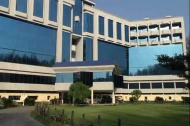 কক্সবাজারে হোটেলের মেঝেতে মিলল আইনজীবীর লাশ!