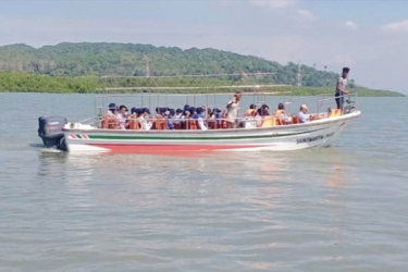 রাখাইন ছেড়ে যাচ্ছে আন্তর্জাতিক সংস্থা ও বিদেশিরা 