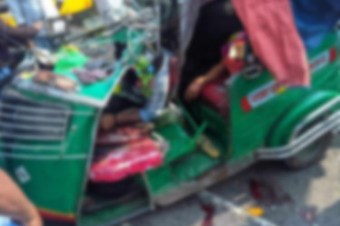 কুমিল্লায় কাভার্ডভ্যানের চাপায় সিএনজি অটোরিকশার ৫ যাত্রী নিহত