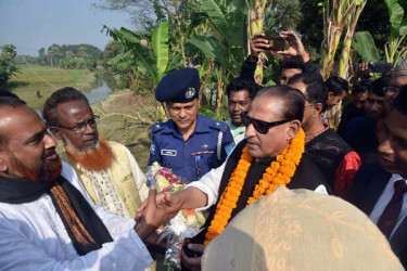 বঙ্গবন্ধুর সোনার বাংলায় কেউ গৃহহীন থাকবে না: প্রাণিসম্পদমন্ত্রী 