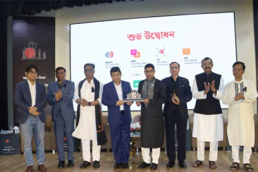 কৃত্রিম বুদ্ধিমত্তাসম্পন্ন বাংলা ভাষাভিত্তিক ৩ সফটওয়্যার উদ্বোধন করলেন পলক