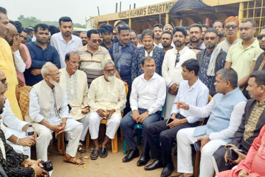 দুই এমপির সিদ্ধান্তে হয়রানি থেকে বাঁচলো হাজারও যাত্রী