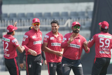 চট্টগ্রামকে ১৩৫ রানেই আটকে দিলো বরিশাল
