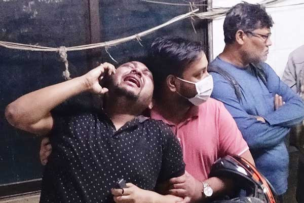 সারি সারি পড়ে আছে লাশ, স্বজনদের কান্নায় ভারী হাসপাতালের বাতাস