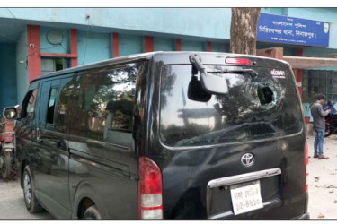 দিনাজপুরে ভ্রাম্যমাণ আদালতের ওপর হামলা