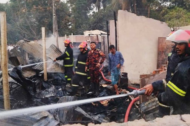 চট্টগ্রামে ১৭ বসতঘর পুড়ে ছাই, ৪০ লাখ টাকার ক্ষতি
