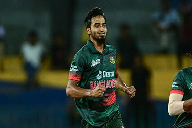 তৃতীয় ওয়ানডের আগে দল থেকে ছিটকে গেলেন তানজিম সাকিব