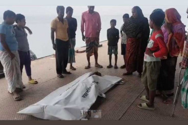 লঞ্চঘাটের পল্টুন থেকে পদ্মায় যুবক, এক ঘণ্টা পর মরদেহ উদ্ধার