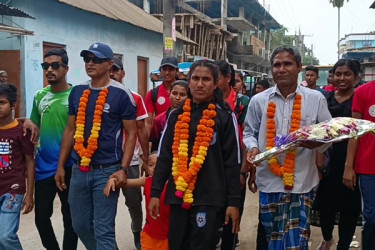 ফুলেল সংবর্ধনায় সিক্ত সাফ চ্যাম্পিয়নশিপের সেরা ইয়ারজান