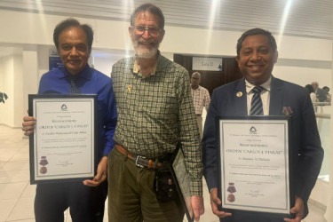 কিউবার রাষ্ট্রীয় পদকে ভূষিত বাংলাদেশের দুই চিকিৎসা বিজ্ঞানী