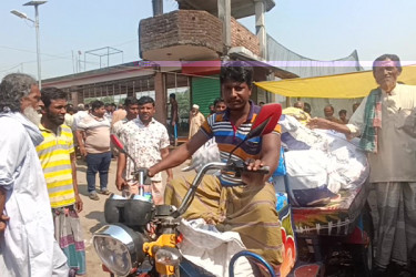 তেঁতুলিয়ার বৃহৎ মরিচ-সুপারির হাটে বেচা কেনা বন্ধ