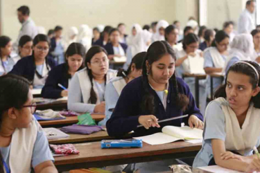 প্রাণচাঞ্চল্যে মুখর বিদ্যালয় আঙিনা