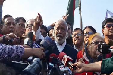 একদলীয় শাসনে বাংলাদেশে মুক্ত গণমাধ্যম অনুপস্থিত: মঈন খান