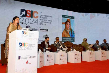 ডিজিটাল থেকে স্মার্ট বাংলাদেশ গড়ার লক্ষ্যে দেশ এগিয়ে যাচ্ছে: স্পিকার 