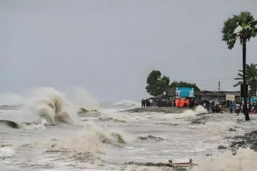 রিমালে ২ জনের মৃত্যু