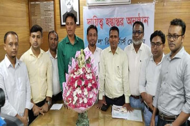 ল’ রিপোর্টার্স ফোরামের নবনির্বাচিত কমিটির দায়িত্ব গ্রহণ