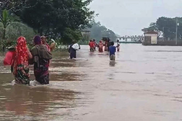 ক্ষতিগ্রস্ত জেলাগুলোতে পুনরায় বন্যার আশঙ্কা রয়েছে: ত্রাণ প্রতিমন্ত্রী