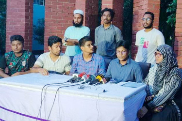 কোটা আন্দোলনের কর্মসূচি প্রত্যাহারের ঘোষণা বাকৃবি শিক্ষার্থীদের