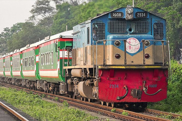 যাত্রীবাহী ট্রেন বন্ধে প্রতিদিন লোকসান ৪ কোটি টাকা