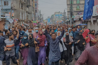 যশোরে কোটা বিরোধী আন্দোলনে অভিভাবকদের অংশগ্রহণ 