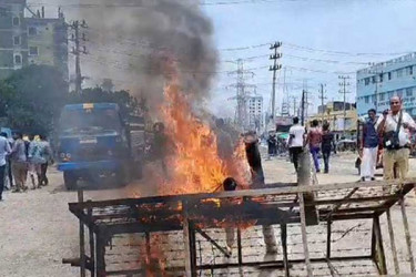 ব্রাহ্মণবাড়িয়ায় সংঘর্ষ-গোলাগুলি, শতাধিক আহত