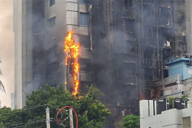 যশোরে আওয়ামী লীগের কার্যালয় ও ব্যবসা প্রতিষ্ঠানে হামলা নিহত ১৮