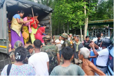 বাংলাদেশ থেকে অনুপ্রবেশকারী ঠেকাতে ভারতের কয়েক রাজ্যে কারফিউ