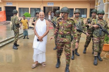 মৌলভীবাজারে পাঁচ আগ্নেয়াস্ত্র উদ্ধার সেনাবাহিনীর