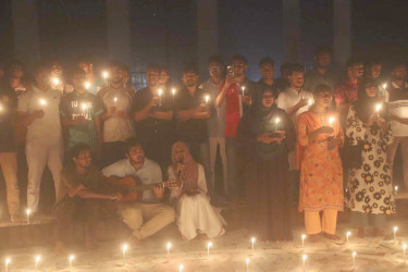 ছাত্র আন্দোলনে নিহত শহীদদের স্মরণে ইবিতে মোমবাতি প্রজ্বলন