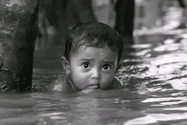 Ayollar hojatxonasiga qaragan video