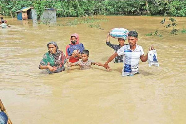 বন্যায় মৃত্যু বেড়ে ১৮