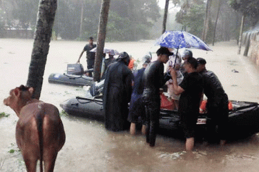 বন্যার্তদের সহযোগিতায় যেসব বিষয়ে সতর্কতা জরুরি