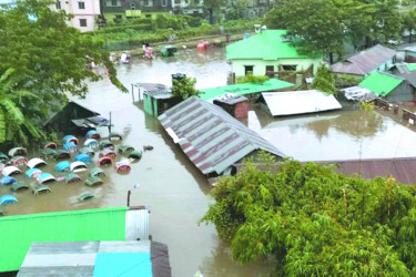 বন্যায় ৩১ জনের মৃত্যু, আশ্রয়কেন্দ্রে ৫ লাখের বেশি মানুষ