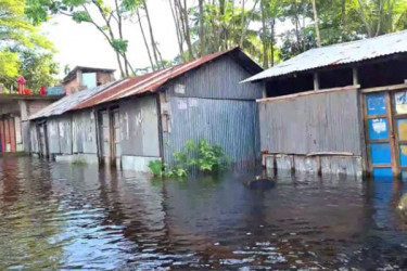 পানি নামার পর বের হয়ে আসছে ভয়াবহ ক্ষতচিহ্ন