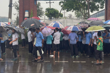 ভারতীয় কর্মকর্তাদের প্রত্যাহারসহ ২০ দফা দাবিতে শ্রমিকদের বিক্ষোভ