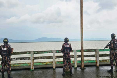 ফের অশান্ত টেকনাফ সীমান্ত, নির্ঘুম রাত কাটালেন স্থানীয় বাসিন্দারা