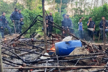 মহেশখালীতে দেশিয় মদ তৈরির কারখানা ধ্বংস করলো নৌবাহিনী