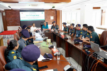 ঘুষ খাওয়া চলবে না: কারা কর্মকর্তাদের উদ্দেশে স্বরাষ্ট্র উপদেষ্টা