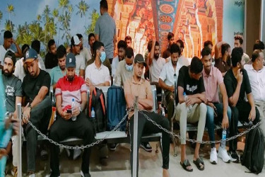 ভারতীয় ভিসা সেন্টারে ক্রিকেটাররা