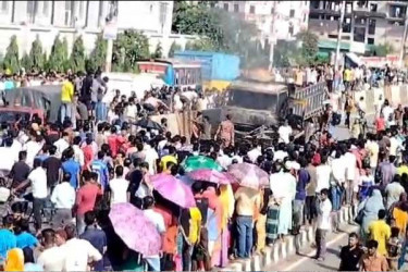 গাজীপুরে সড়ক দুর্ঘটনায় নারী পোশাক শ্রমিক নিহত